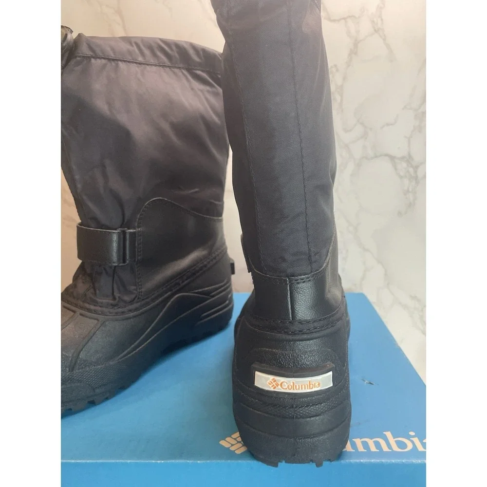 New Columbia Youth Size 4 Powerbug Forty